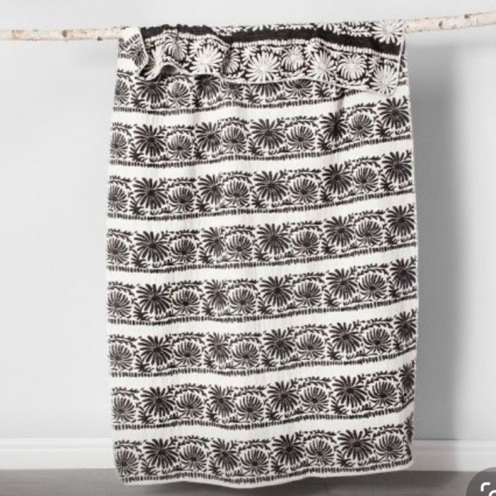 ISO!! Opalhouse Black Mallorca Jacquard Throw